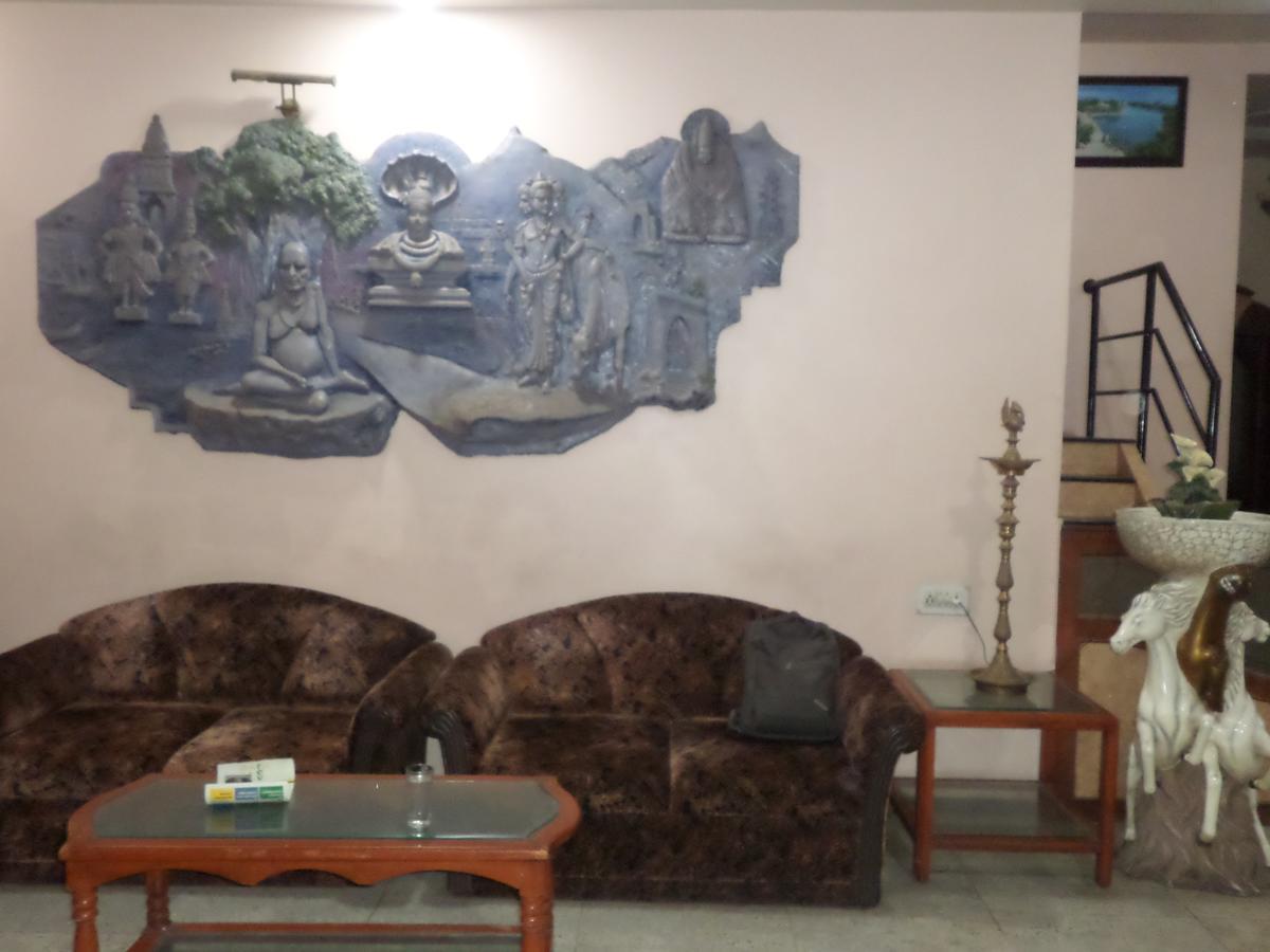 Hotel Ambessador Executive Solapur Eksteriør bilde