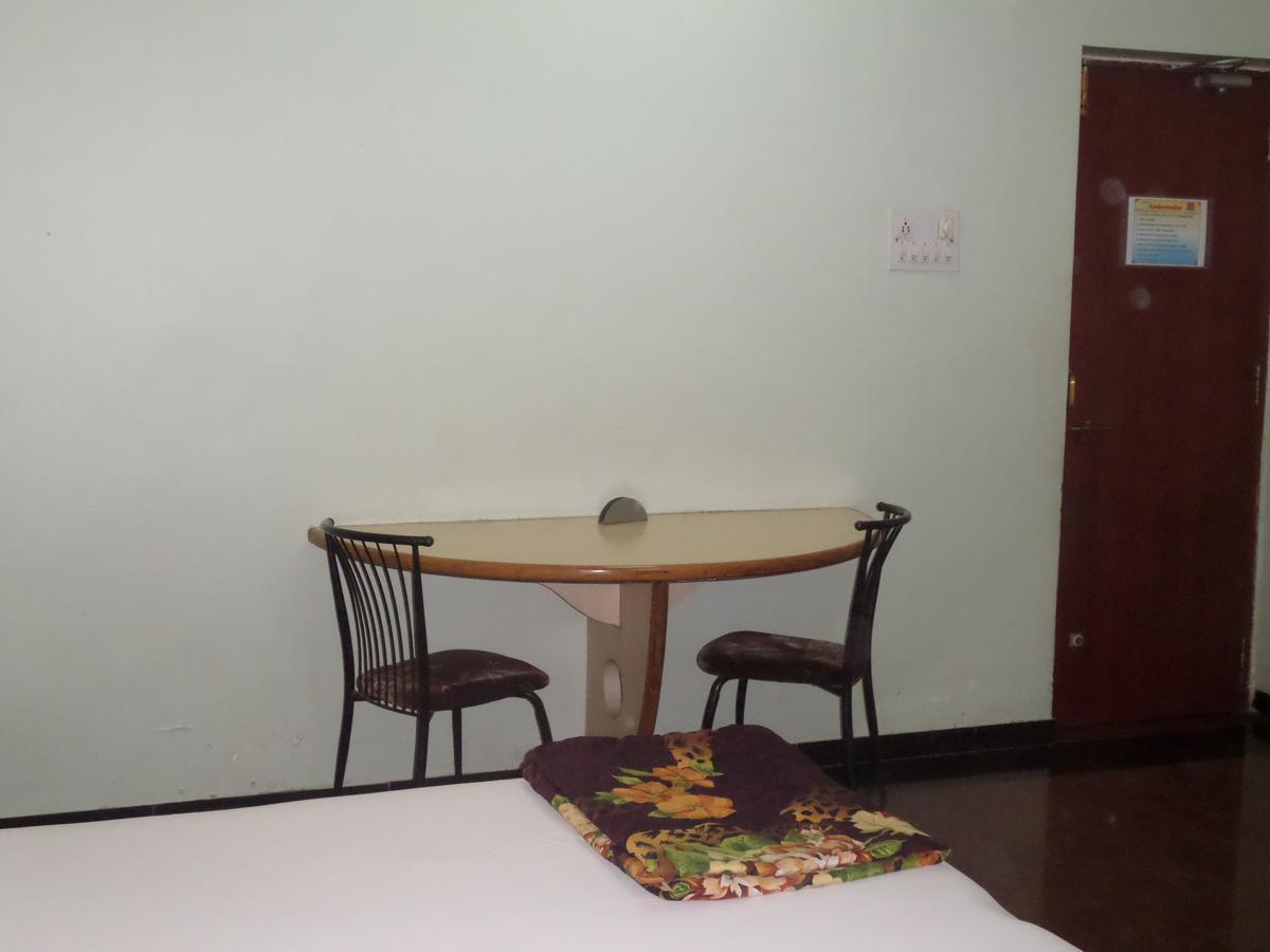 Hotel Ambessador Executive Solapur Eksteriør bilde
