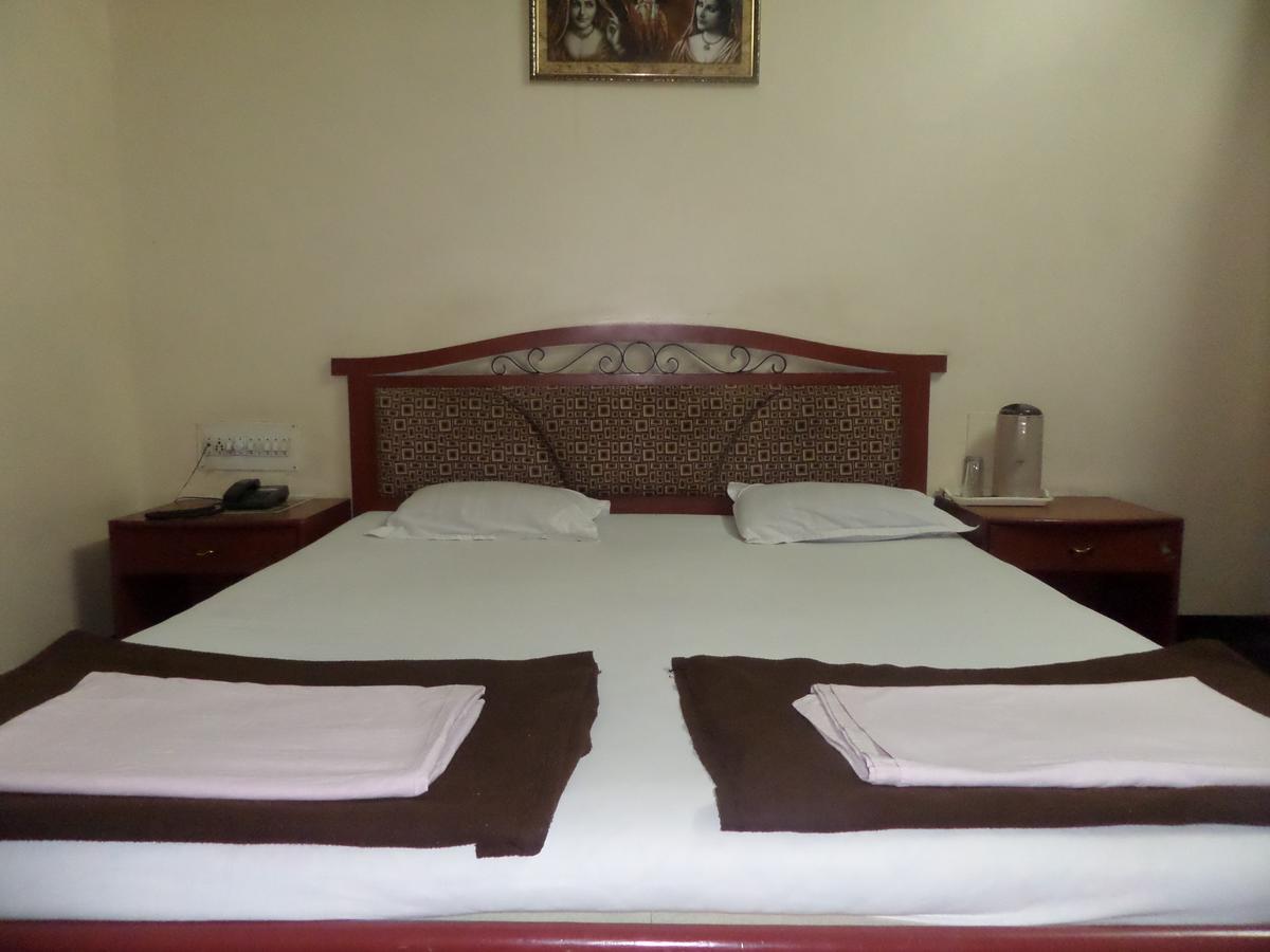 Hotel Ambessador Executive Solapur Eksteriør bilde